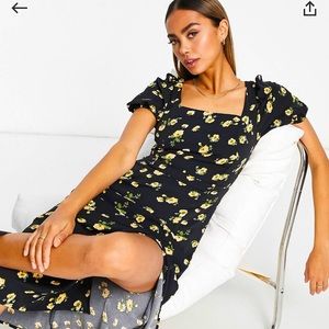 Milkmaid floral midi dress 🌼